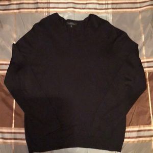 Men’s V-neck sweater